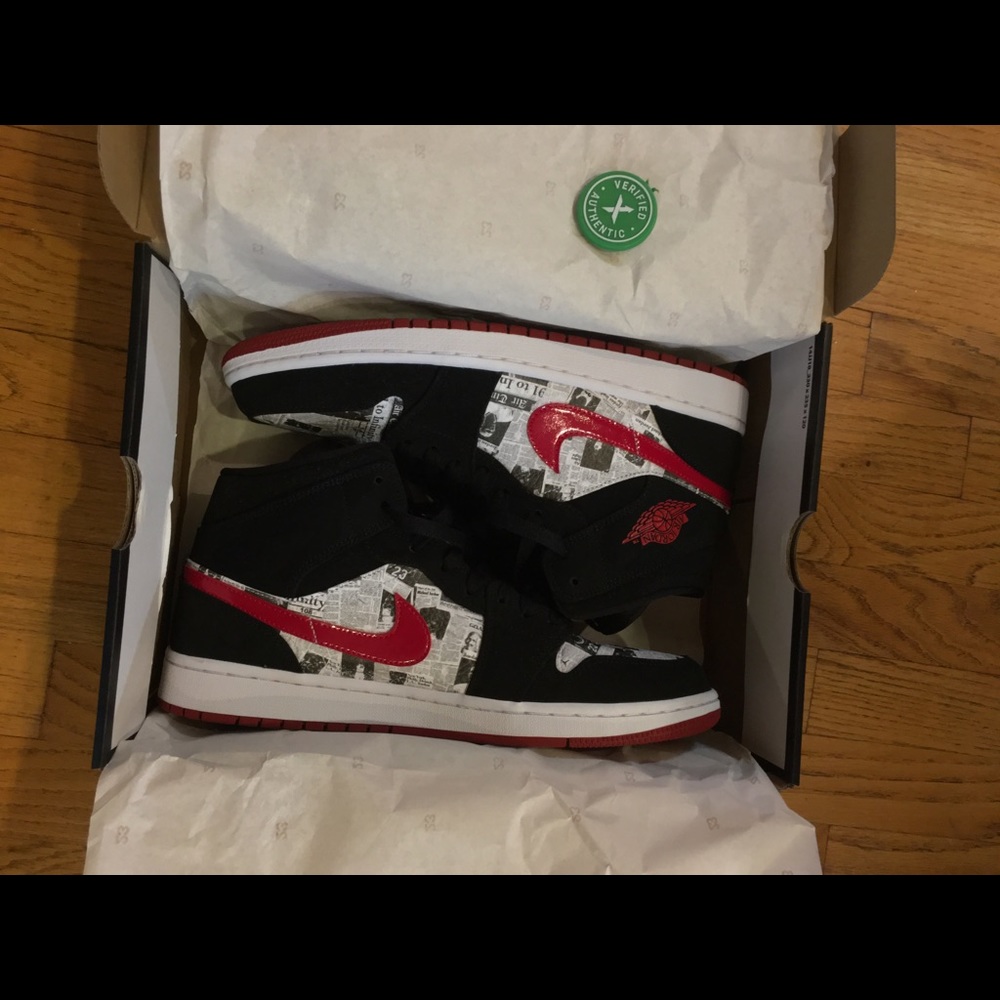 (SOLD) Nike Air Jordan 1 Mid SE Newspaper Air Times